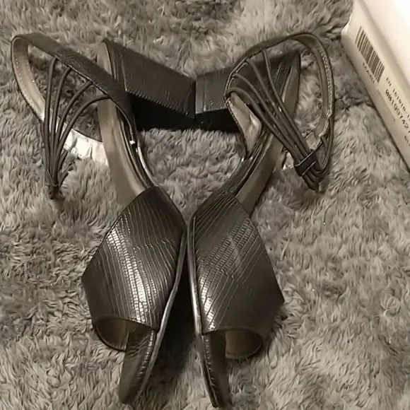 Angel Steps Black Textured Peep Toe Sandals! - Picture 6 of 13